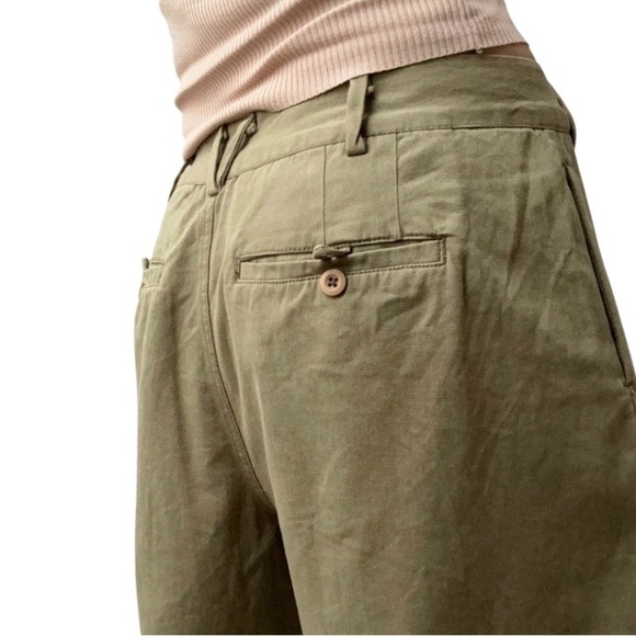 EUC FREE PEOPLE PLEAT FRONT CHINO PANTS IN KHAKI GREEN & WITH BODYSUIT - SIZE 10 - Picture 8 of 16